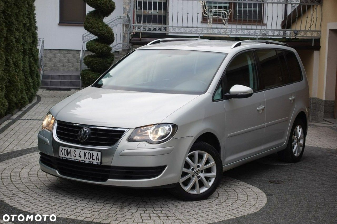 Volkswagen Touran - 1