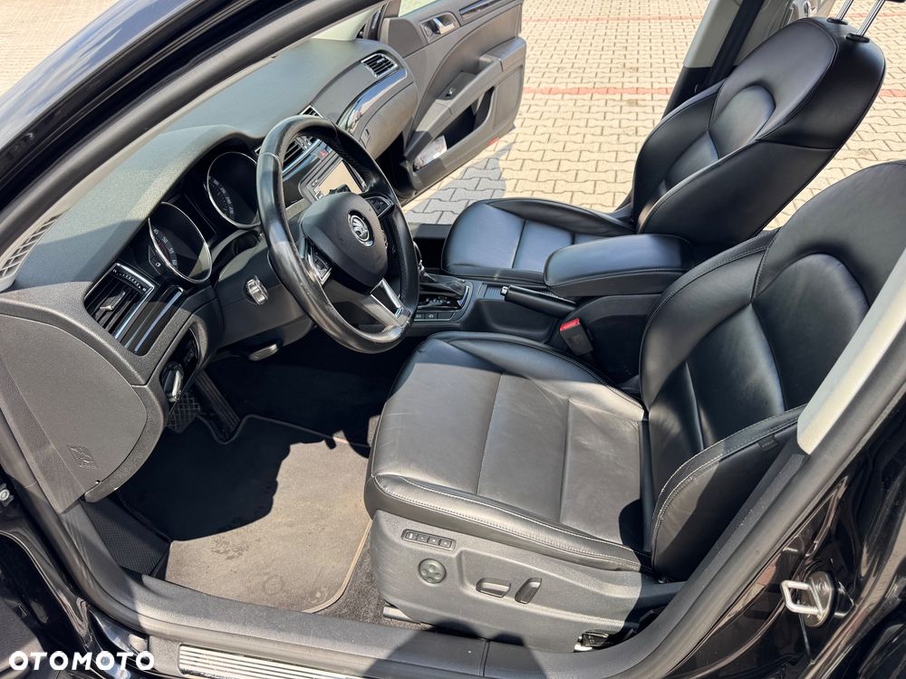 Skoda Superb 2.0 TDI Elegance DSG - 11