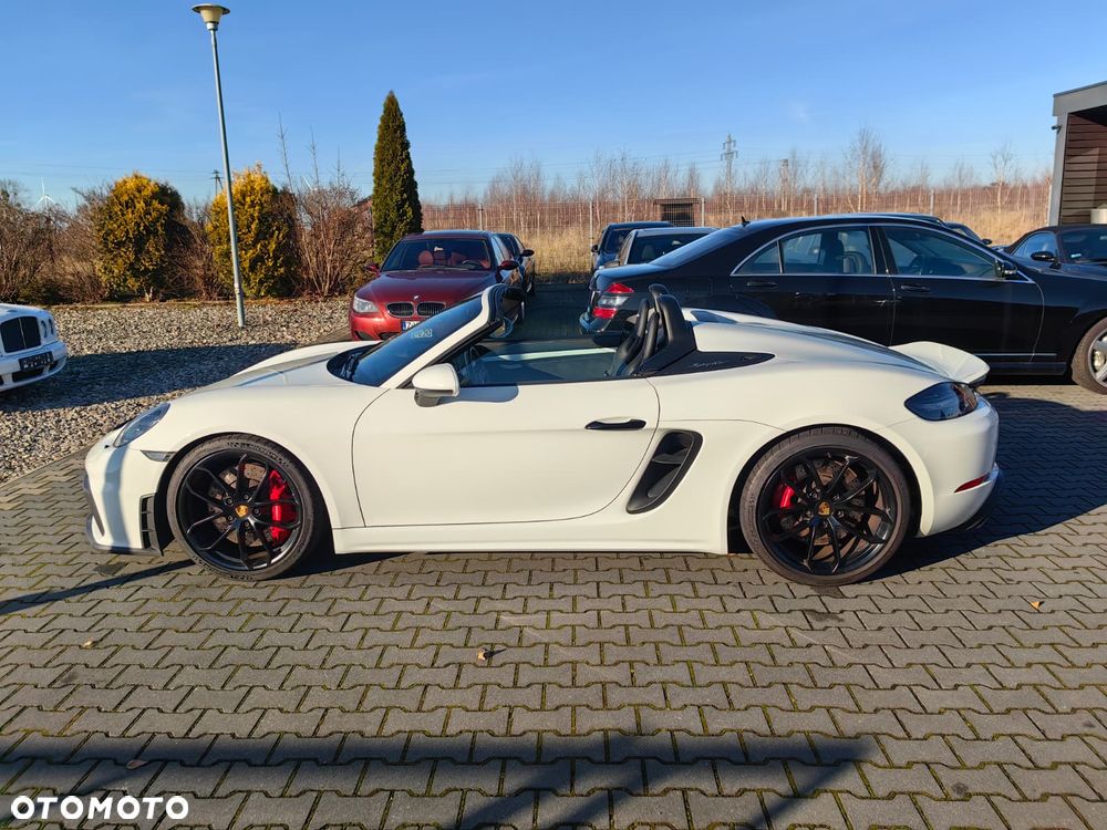 Porsche 718 Spyder - 17