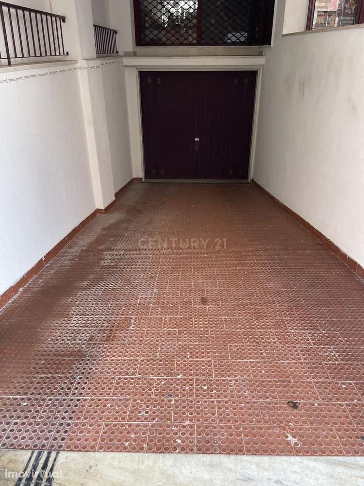 **Box na Rua Maria Carlota D´Oliveira para Venda!** - Grande imagem: 3/11