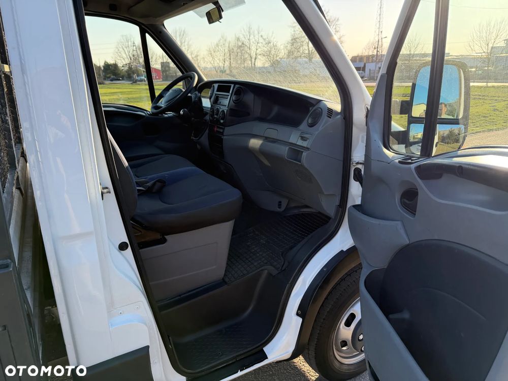 Iveco 35C13 * 2.3 / 130KM * Skrzyniowy * Rama * Rozstaw osi: 3.7m * - 31