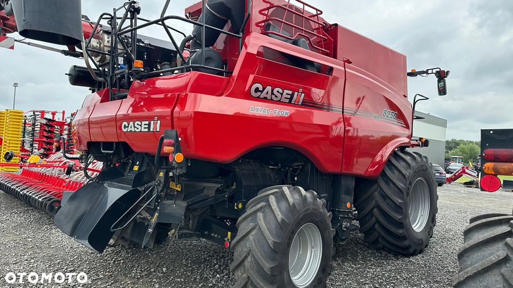 Case IH Axial Flow 8250 - 17