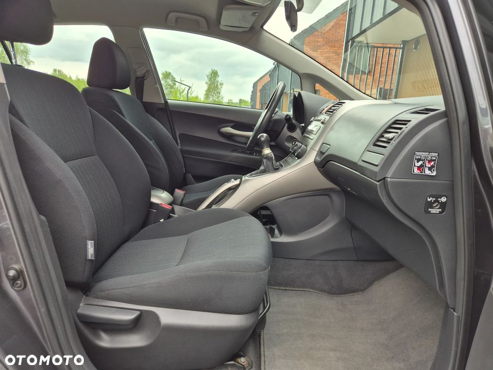 Toyota Auris 1.4 VVT-i Terra - 7