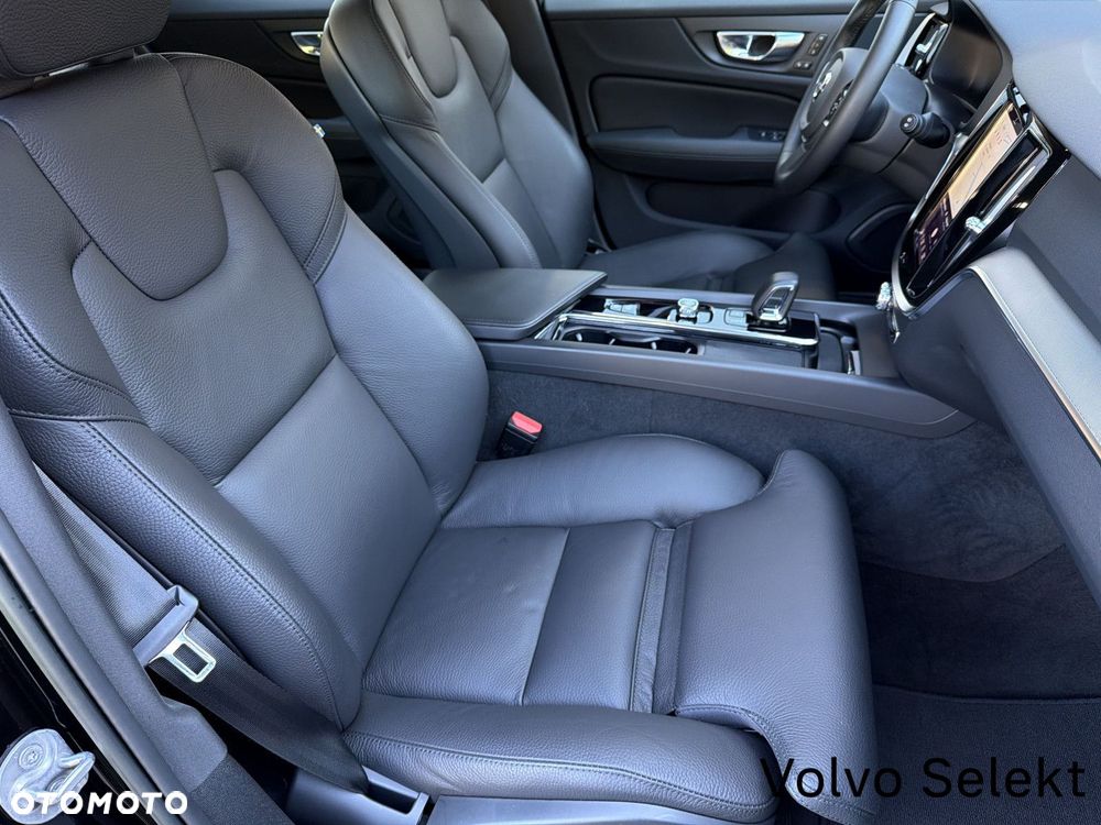 Volvo V60 Cross Country - 19
