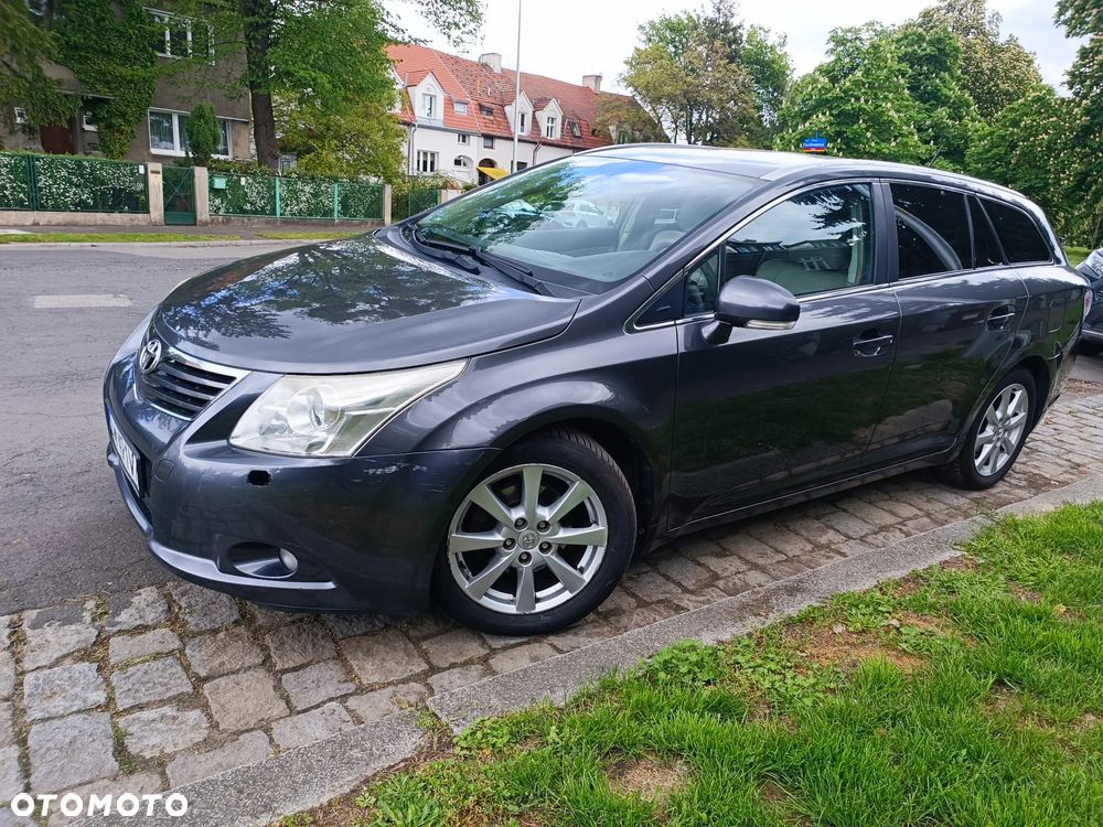 Toyota Avensis 1.8 Luna - 10