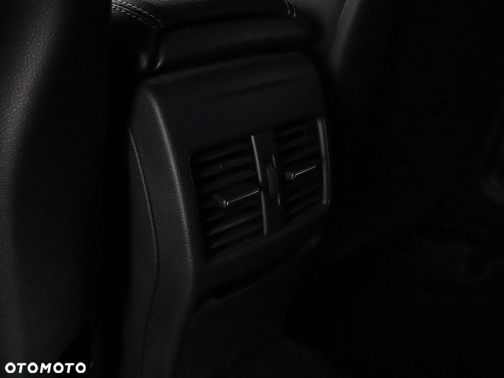 Mercedes-Benz CLA 220 4Matic 7G-DCT AMG Line - 38
