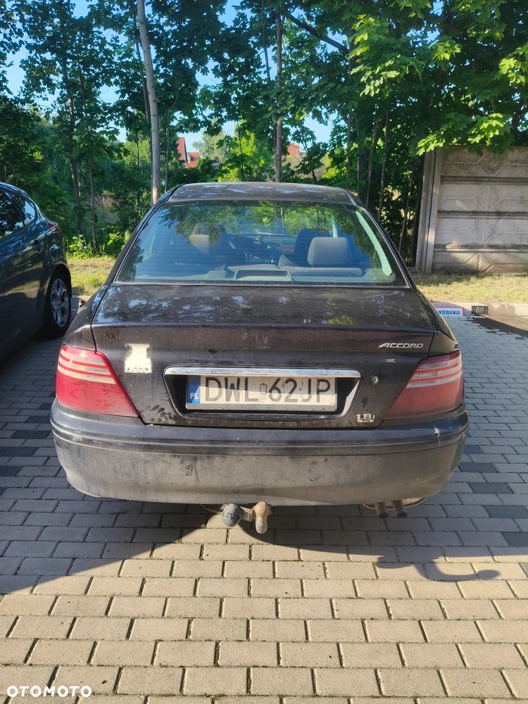 Honda Accord 1.8i S - 2