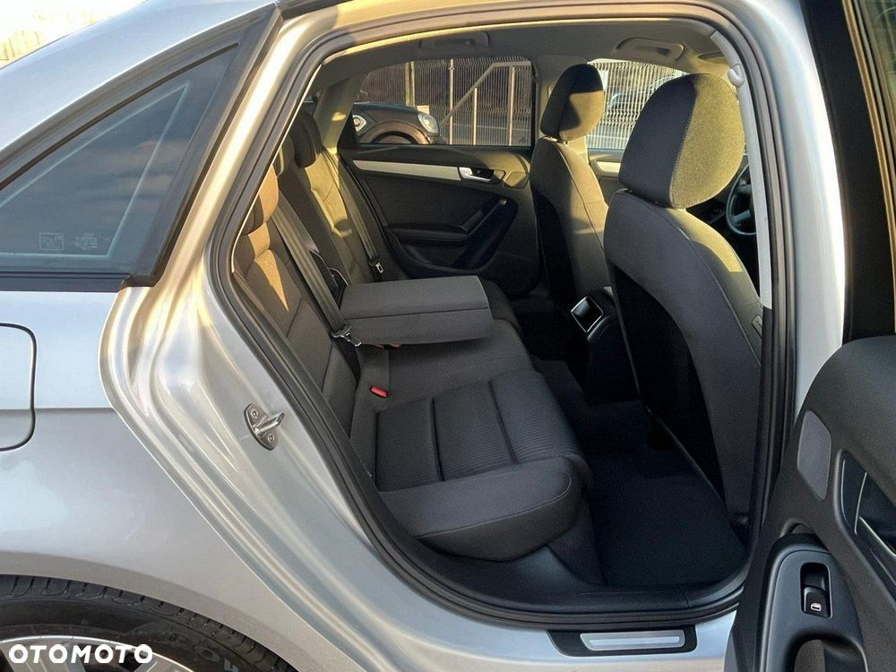 Audi A4 Limousine 1.8 TFSI Ambiente - 9