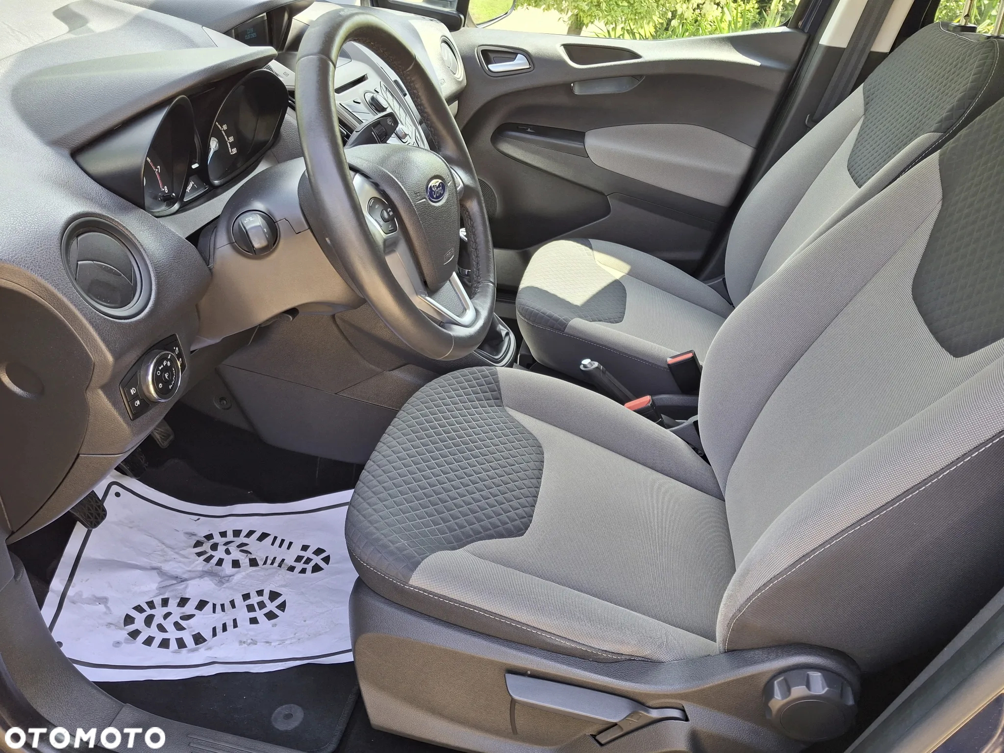 Ford Tourneo Courier 1.0 EcoBoost Ambiente - 11
