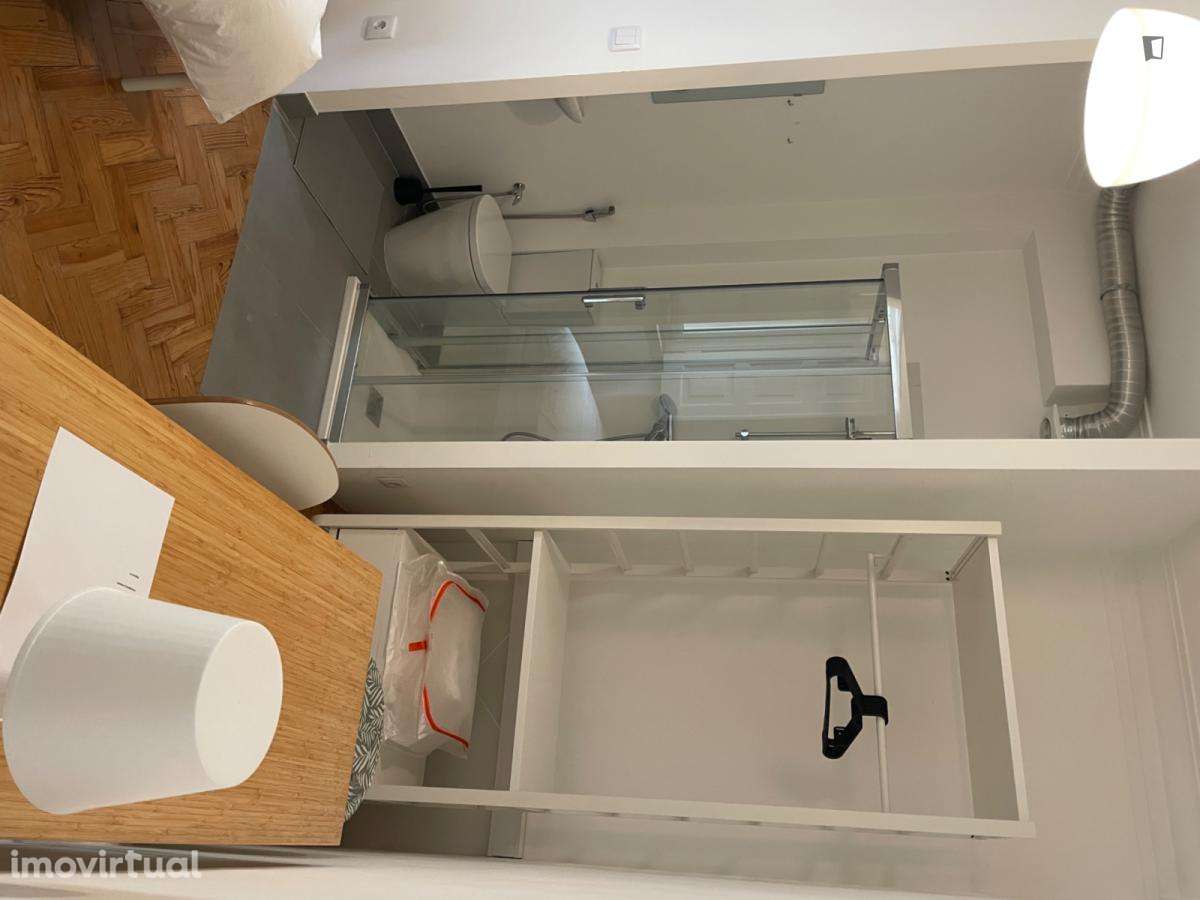 Quarto - localizado em Santa Apolónia Lisbon - Grande imagem: 4/12