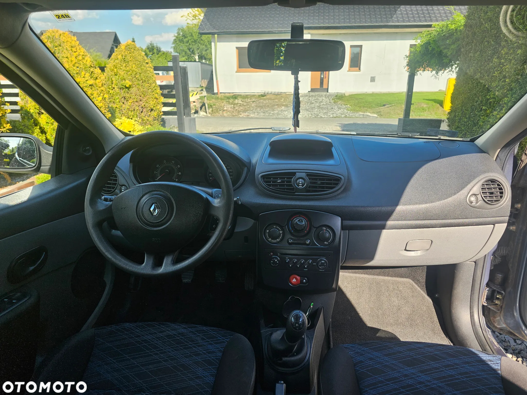 Renault Clio - 16