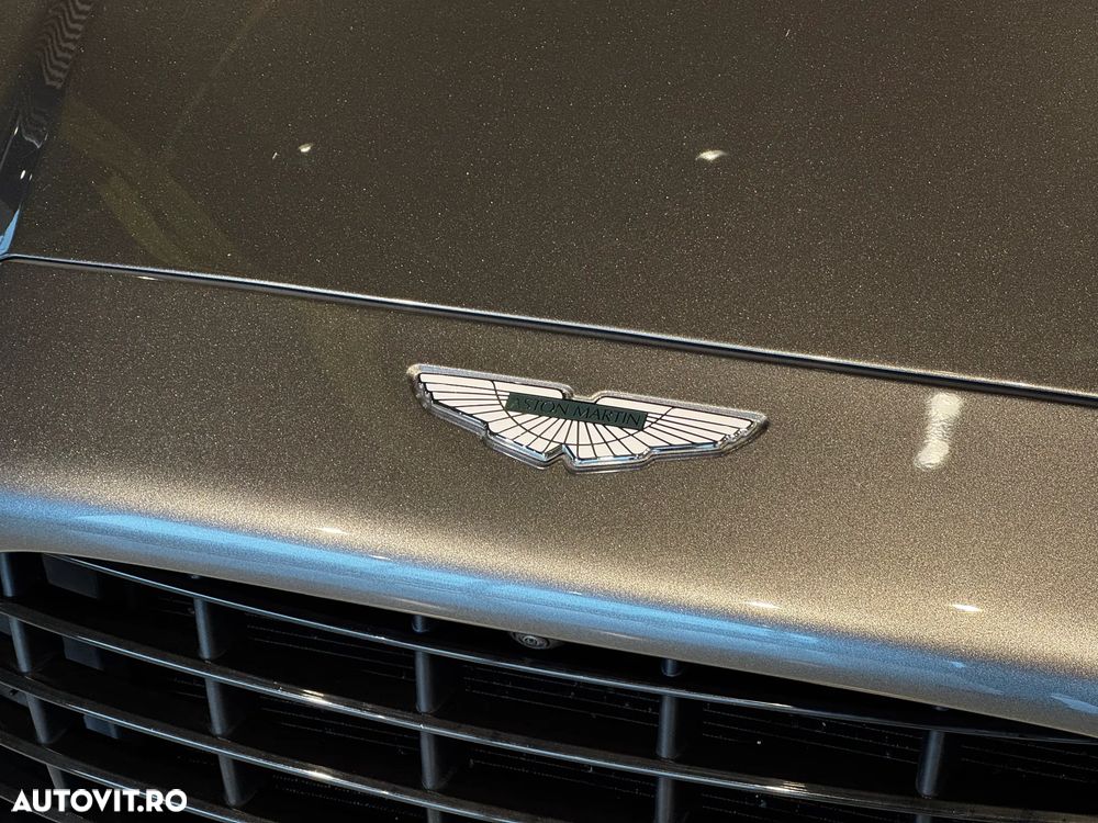 Aston Martin DBX - 7