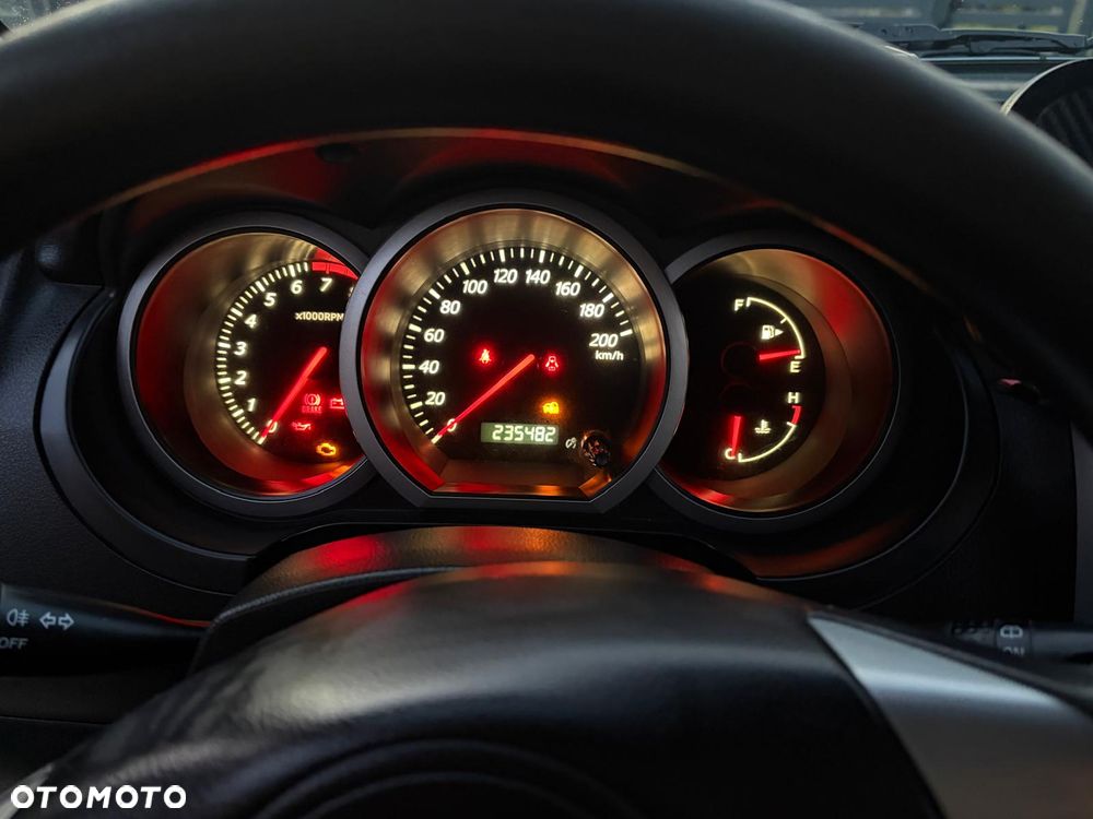 Suzuki Grand Vitara 2.0 - 10