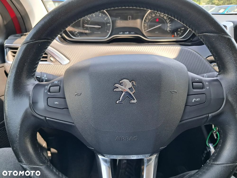 Peugeot 2008 1.2 Pure Tech Active S&S - 23