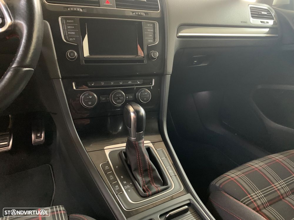 VW Golf 2.0 TSi GTi DSG Performance - 10