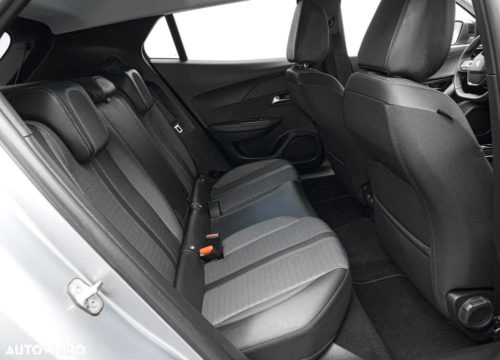 Peugeot 2008 1.2L PureTech 130 S&S EAT8 Allure - 17