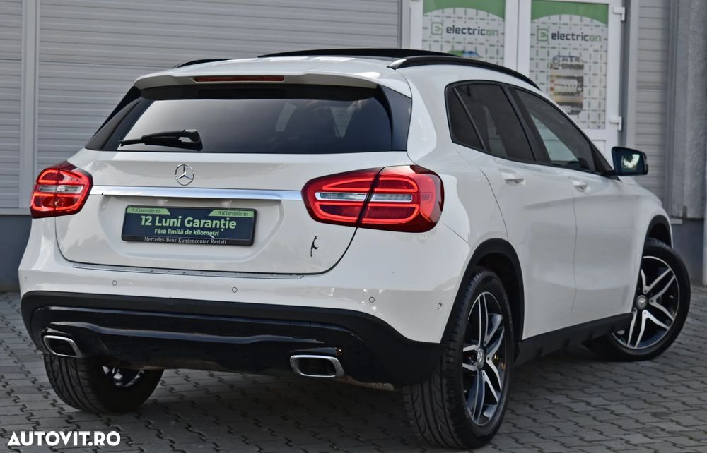 Mercedes-Benz GLA 200 7G-DCT Urban - 12