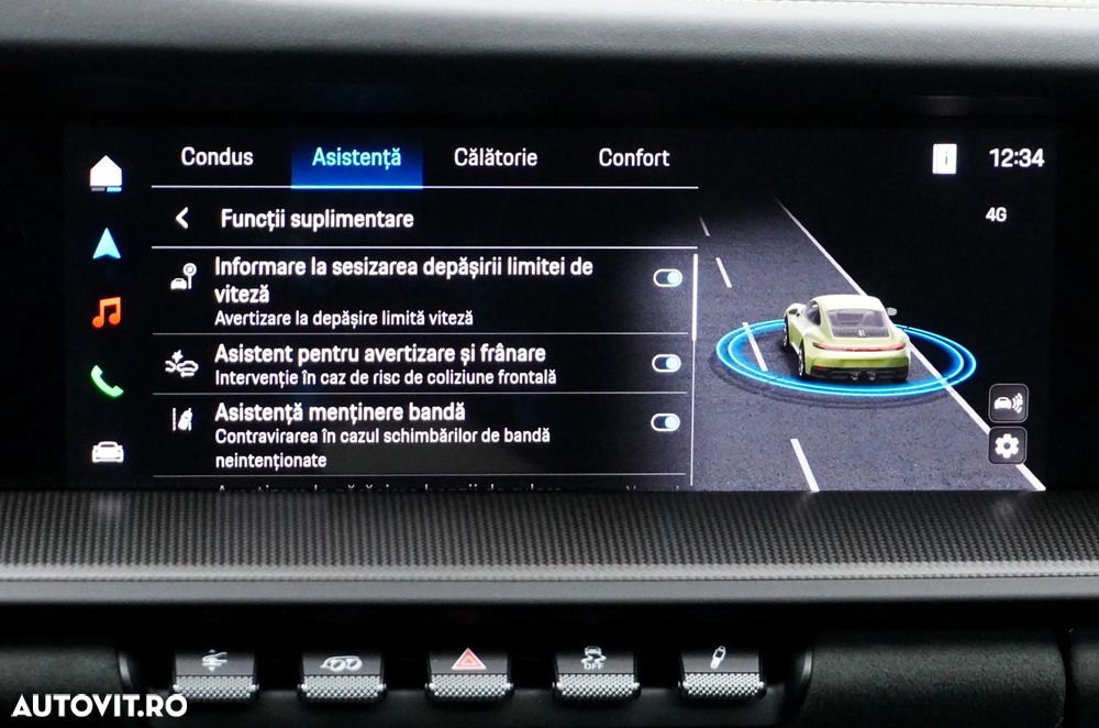 Porsche 911 Carrera 4 GTS PDK - 35