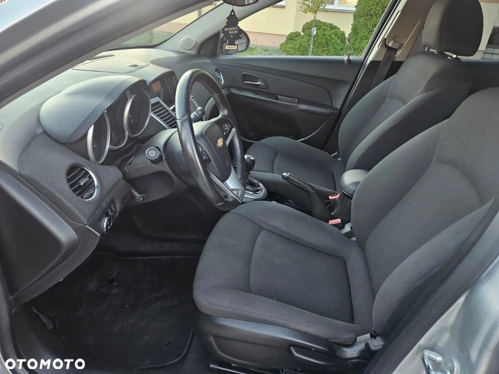 Chevrolet Cruze 2.0 D LT+ - 11
