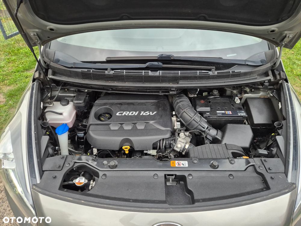 Kia Carens 1.7 CRDi 115 Dream Team Edition - 16