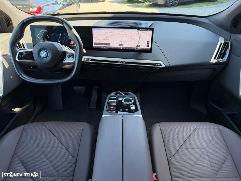 BMW iX xDrive 40 Pack Desportivo - 23