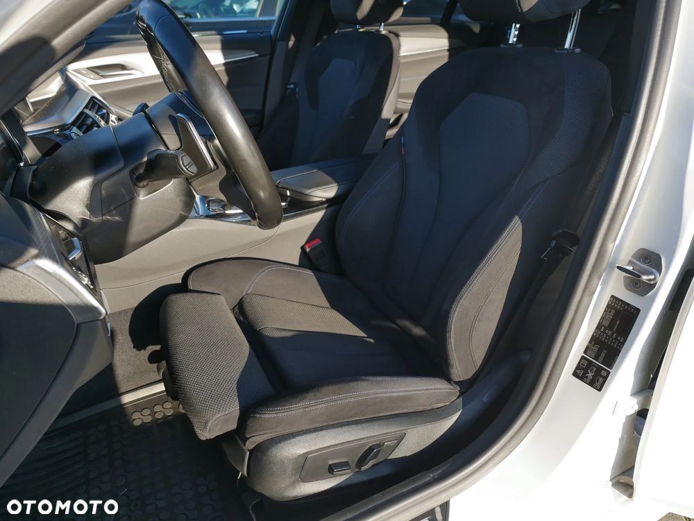 BMW Seria 5 520d xDrive M Sport sport - 12