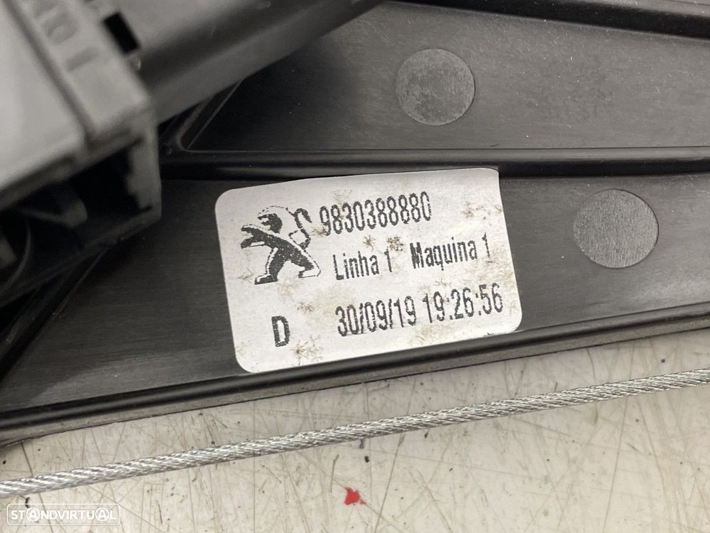 Motor elevador Dto Trás PEUGEOT 3008 SUV (M) REF. 9830388880 - 3