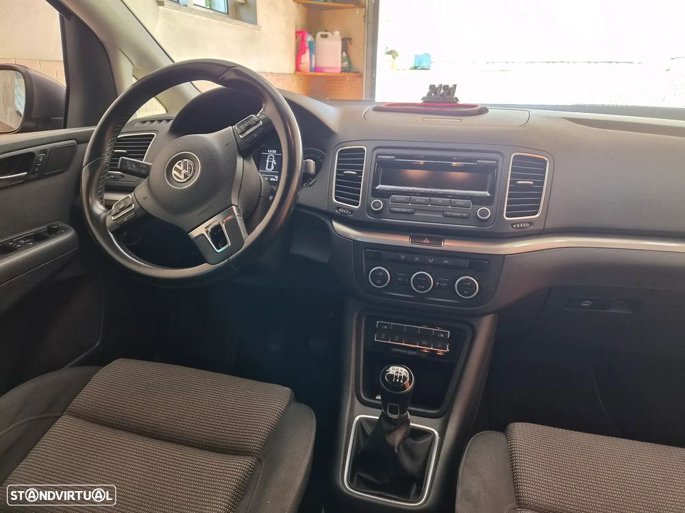 Volkswagen Sharan 2014 photo 2