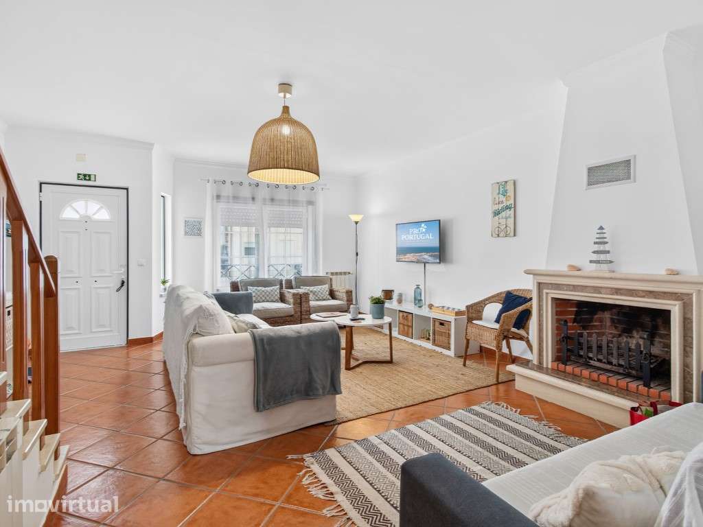 Moradia T2+2 com garagem apenas a 450m das Praias - Grande imagem: 5/51