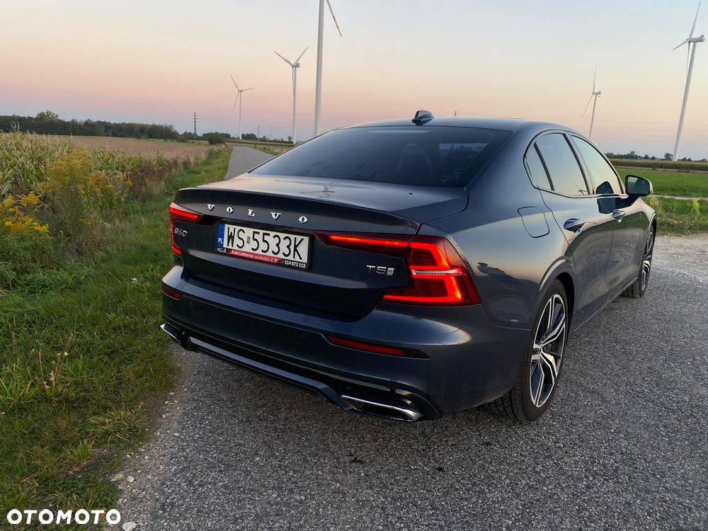 Volvo S60 T5 R-Design - 9