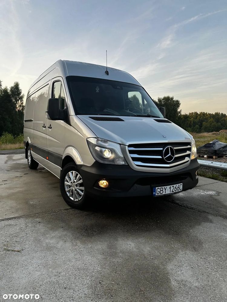 Mercedes-Benz Sprinter 319 - 3