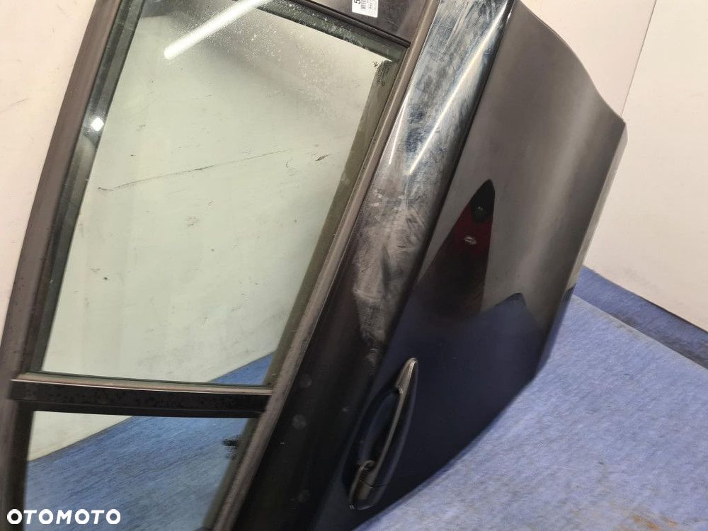 BMW 116I E87 DRZWI TYŁ PRAWE  SCHWARZ 2  668 - 5