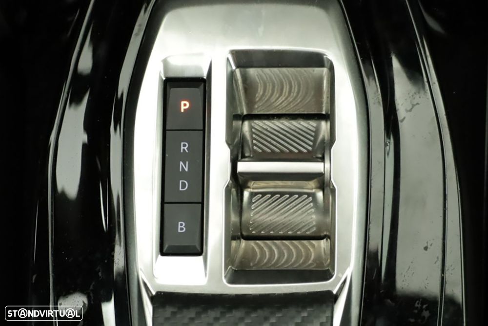 Peugeot e-2008 54 kWh Allure - 13