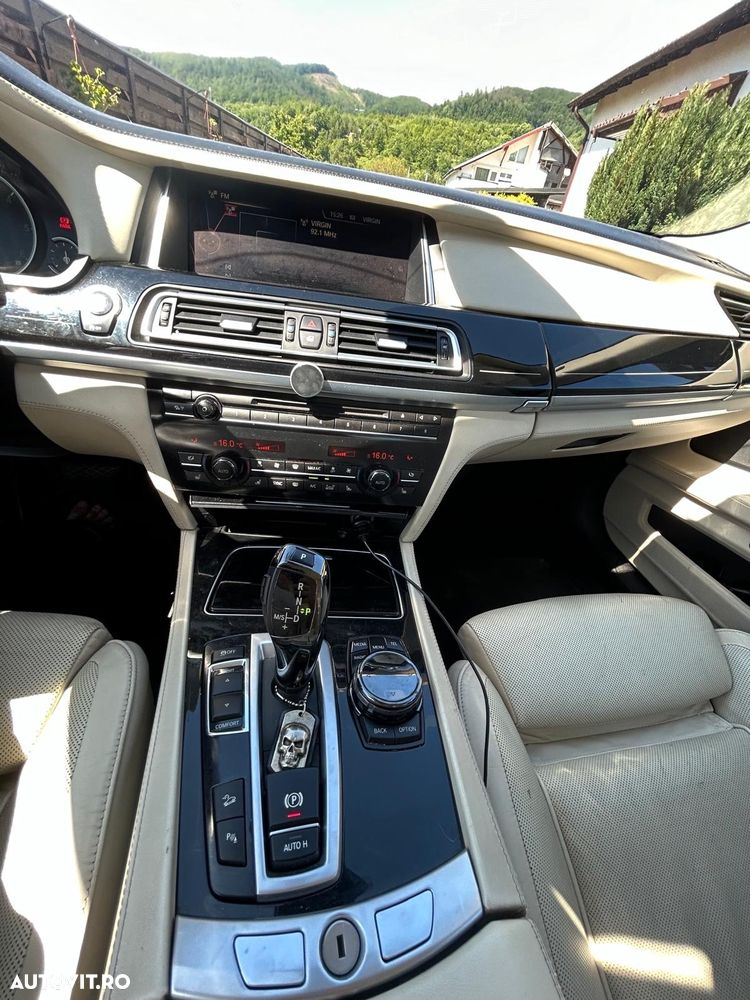 BMW Seria 7 740d xDrive - 15