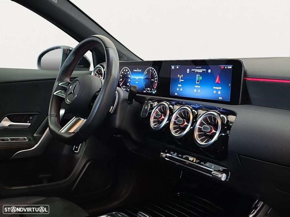 Mercedes-Benz A 250 Limousine - 11