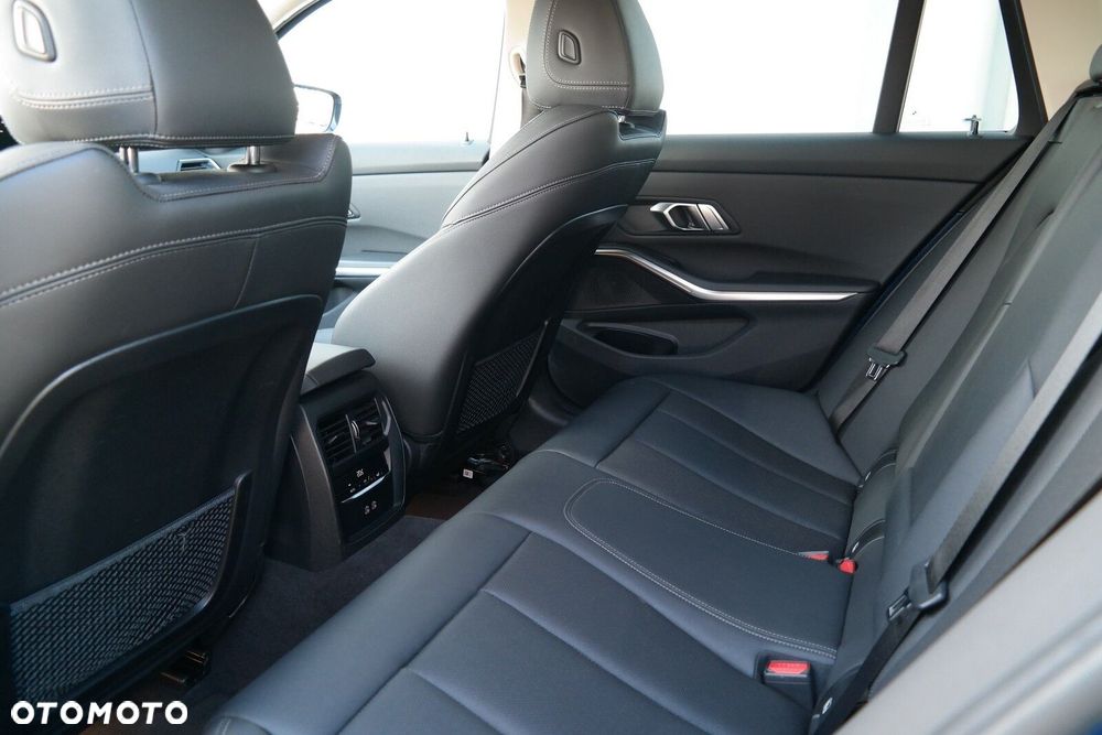 BMW Seria 3 - 11