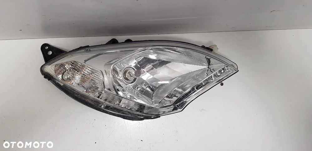 Peugeot Satelis II 2 Reflektor Lampa Prawa Przód Przednia - 1