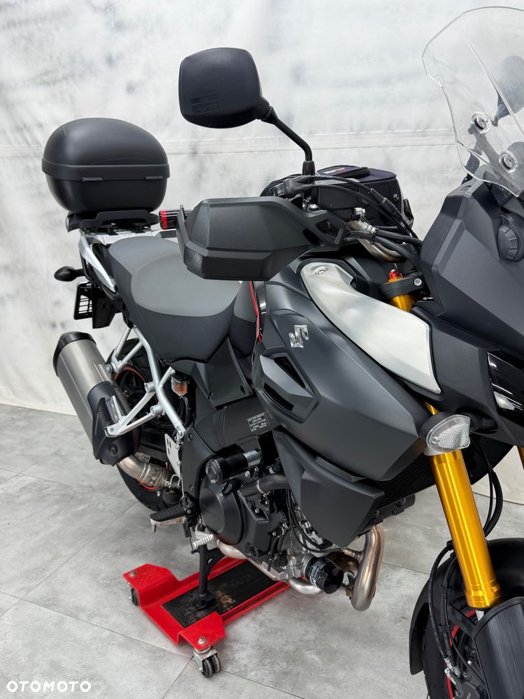 Suzuki V-STROM - 12