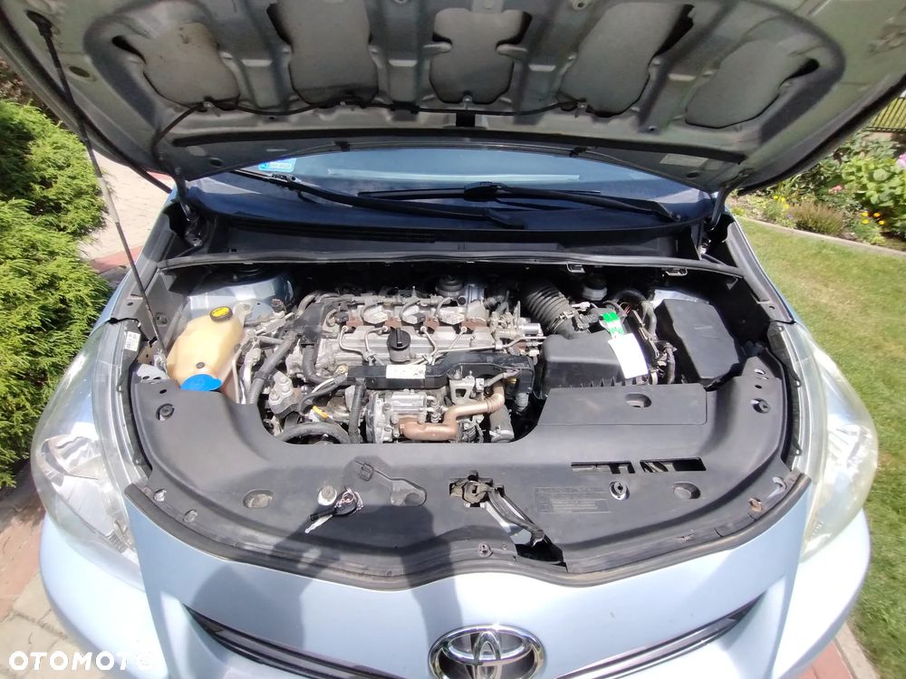 Toyota Verso 2.0 D-4D Sol - 26