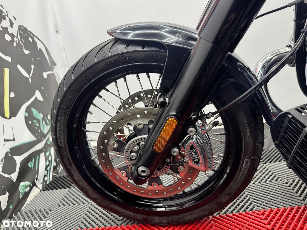 BMW R - 8
