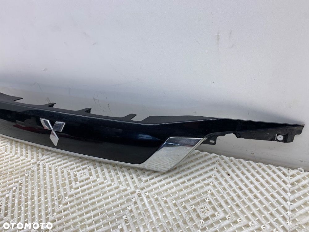 LISTWA KLAPY TYŁ  MITSUBISHI OUTLANDER III (GG_W, GF_W, ZJ, ZL, ZK) 2010 - 2022 2.0 Hybrid 4WD - 3