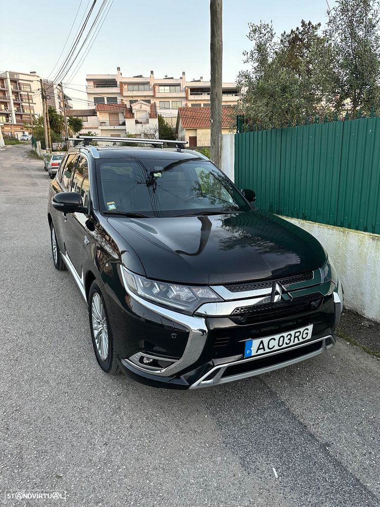 Mitsubishi Outlander - 1
