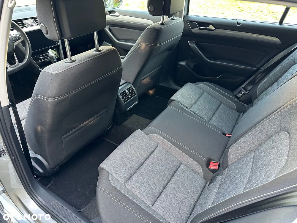 Volkswagen Passat 2.0 TDI Business DSG - 9