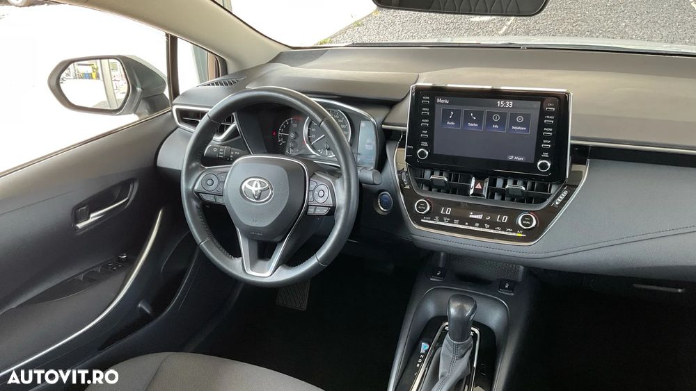 Toyota Corolla 1.8 HSD Business - 37