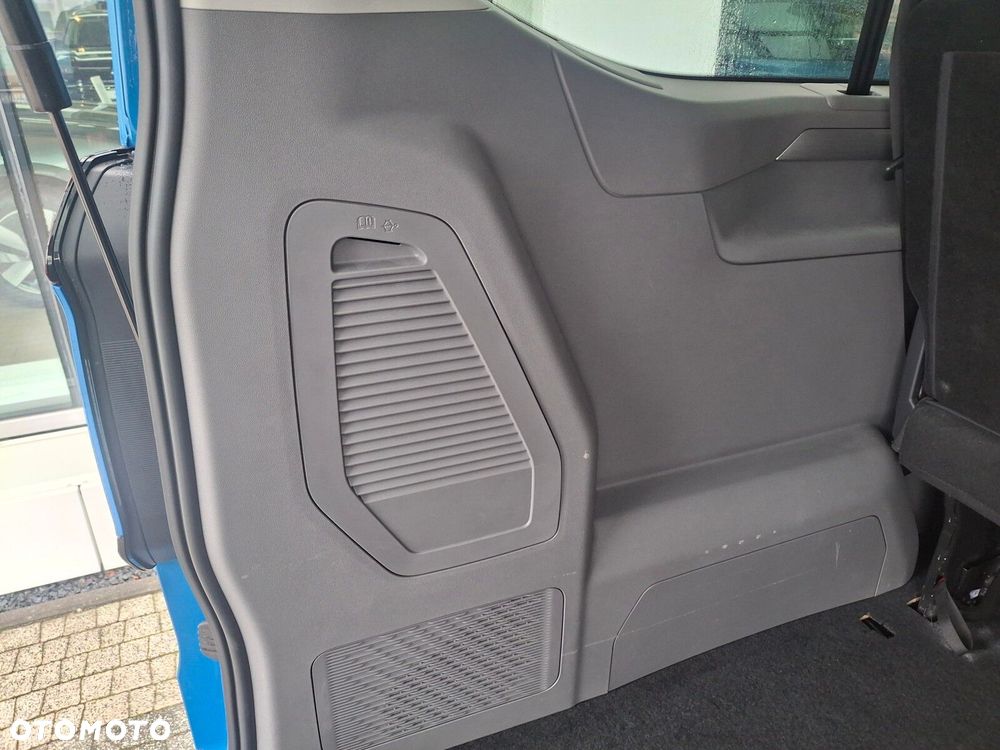 Volkswagen Caravelle - 13