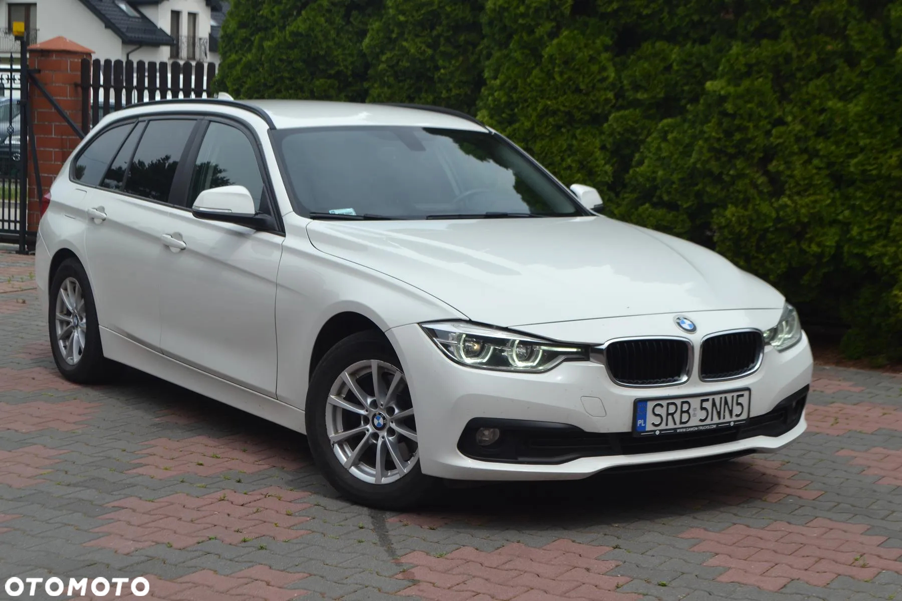 BMW Seria 3 320d Touring Luxury Line - 2