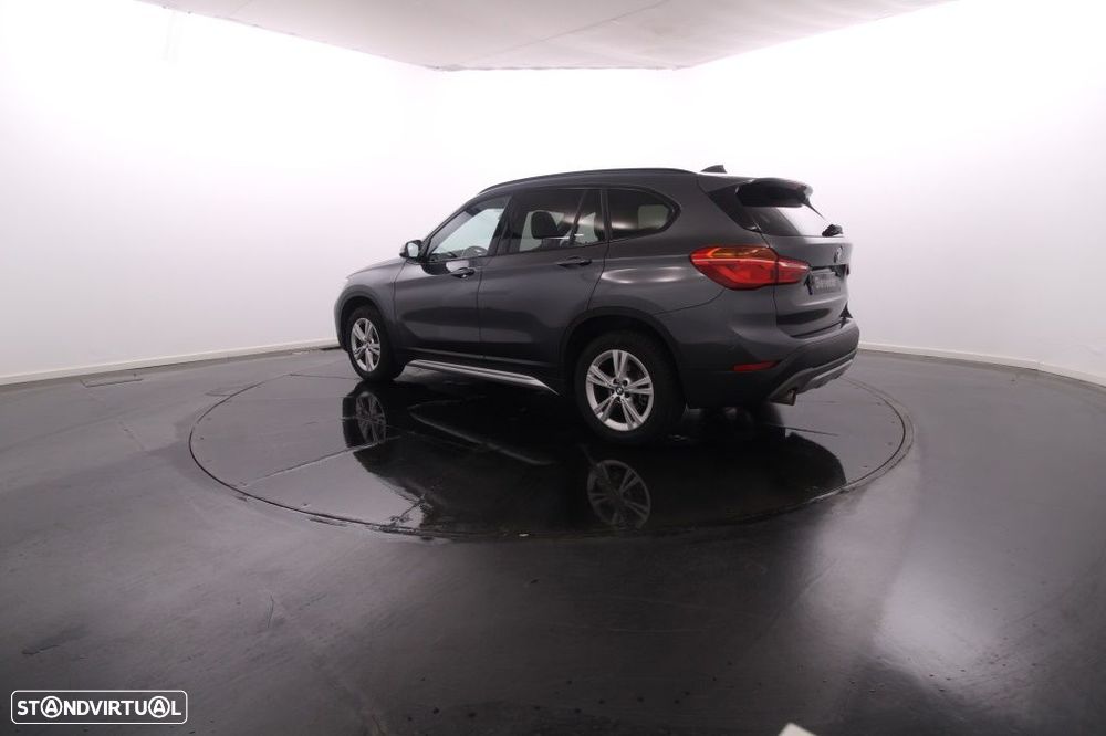 BMW X1 16 d sDrive Auto xLine - 4