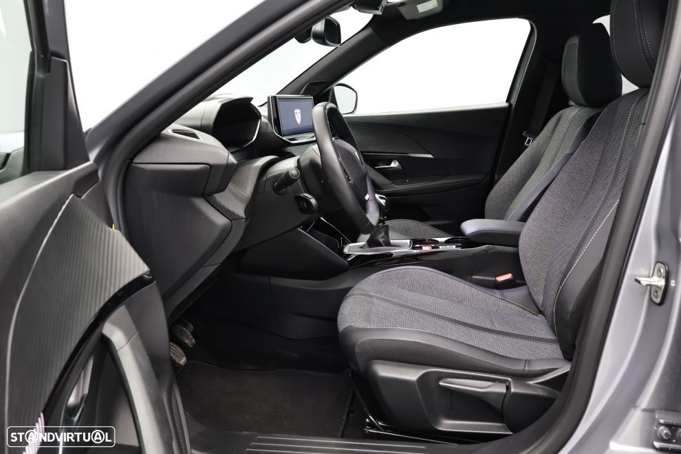 Peugeot 2008 1.2 PureTech Allure - 23