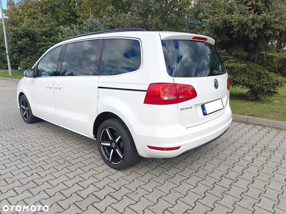 Volkswagen Sharan 2.0 TDI Comfortline DSG - 4