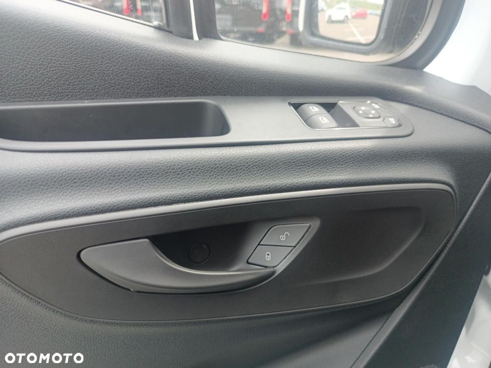 Mercedes-Benz Sprinter - 13